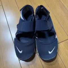 Nike ネイビースニーカー　エアリフト