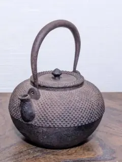 未使用品、供箱付　南部高陽堂　１５型笹文様　鉄瓶 南部鉄瓶 南部鉄器　鉄瓶 未使用品、供箱付 南部高陽堂 15型笹文様 鉄瓶 南部鉄瓶 南部鉄器