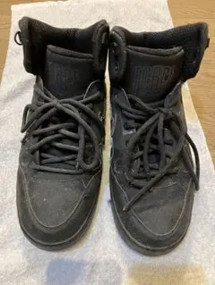 Nike ブラック ハイカット スニーカー