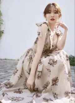Herlipto Sunflower-Printed Midi Dressのサムネイル
