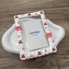 166♡ホイップデコ トレカケースデコ 白×ピンク さくらんぼ B7 リボン♡