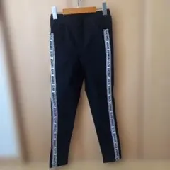 repipi armario ブラック ロゴ入り スリムフィットパンツ　レギンス