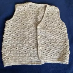 ベビー用ベージュ編み物Vネックベスト