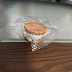 カプセルトイ　サンリオ　スモアサンド　こぎみゅん