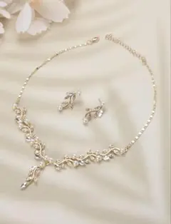 パールとクリスタルのブライダルアクセサリーセット