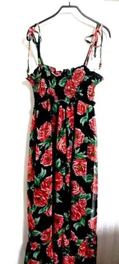 ローズ柄柄ノースリーブロングワンピース　ブラック　リゾート