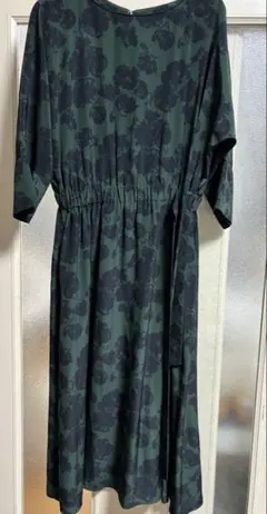 新品⭐︎TOMORROWLAND のワンピースです。