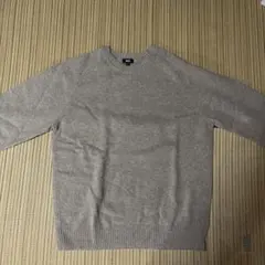 グレー ラウンドネック ニット
