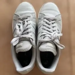 adidas スニーカー