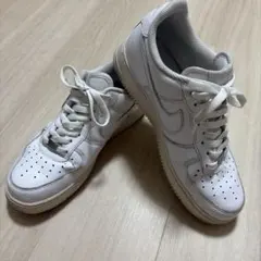NIKE AIR FORCE 1 ホワイト スニーカー