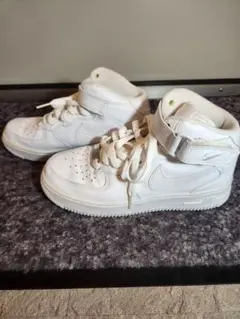 NIKE Air Force 1 ホワイト ハイカット スニーカー
