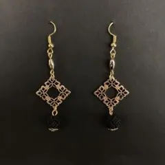 水引ピアス 黒×ゴールド あわじ玉 スクエアパーツ ハンドメイドアクセサリー