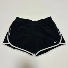 Nike ブラック ショートパンツ　ドライフィット　Mサイズ　レディース