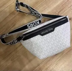MICHAEL KORS ボディバッグ