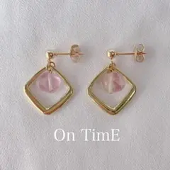 No.60 スクエアと天然石ビーズのピアス【ピンク】