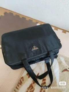 pradaブラックポーチ シンプルデザイン