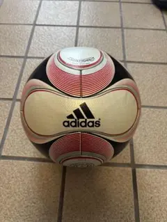 箱付き　赤白　チームガイスト  新品未使用　レア　公式球　５号球　フィナーレ 箱付き 赤白 チームガイスト 新品未使用 レア 公式球 5号球