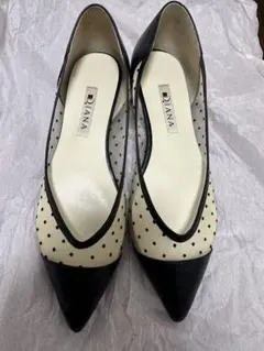 DIANA ドット柄 ポインテッドトゥ フラットシューズ