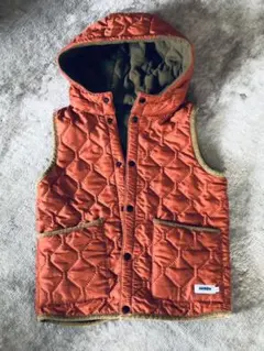 アーメン　キルティング　リバーシブルフード付ベスト