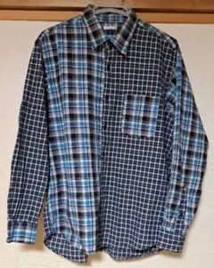 チェックシャツ