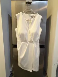 ホワイトラップスタイルドレス