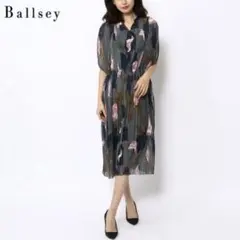 Ballsey ポリエステルプリーツフラワープリント フレンチスリーブ