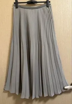 ユニクロ　プリーツ　ロングスカート　Ｌ