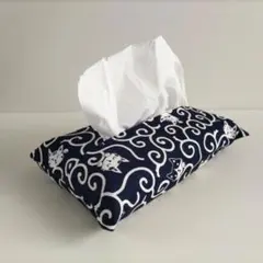 【箱なし用M】外れにくい♪紺地×唐草×猫柄 ソフトパック用ティッシュケース М