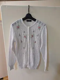 は*ん様 Basic and Natural Fashion 花柄刺繍カーディガのサムネイル