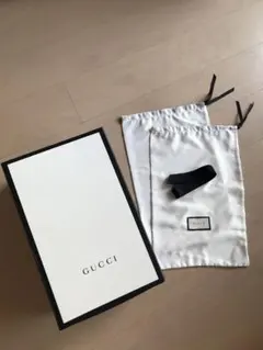 GUCCI 空箱特大　リボン　巾着2枚