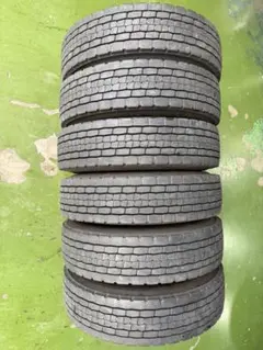S-688【極上山】ブリヂストン W900！245/70R19.5【4本】 S-688【極上山】ブリヂストン W900！245/70R19.5【4本】 - メルカリ