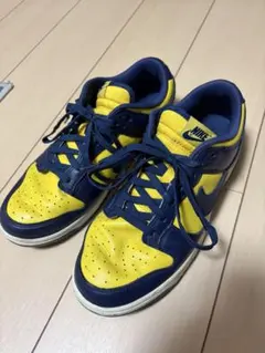 NIKE DUNK LOW ミシガンのサムネイル