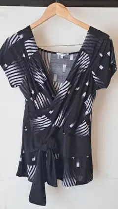 ラップスタイル 半袖チュニック 黒と白