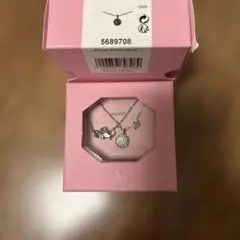 スワロフスキー　ネックレス