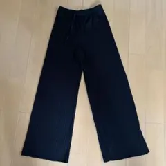 UNIQLO プリーツストレートパンツ