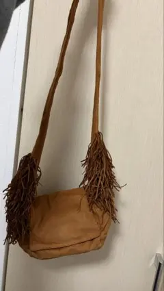 ブラウン フリンジ付き ラムレザー　ショルダーバッグ