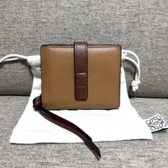 【美品】 ロエベ　二つ折り財布　コンパクト ジップウォレットソフトグレインカーフのサムネイル