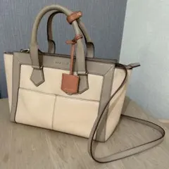 COLE HAAN グレージュトートバッグ型