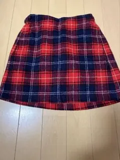 GU 赤と黒のチェック柄フレアスカート　130