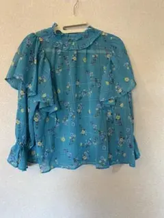 花柄フリルネックブラウス 青