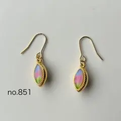 851.西ドイツ　ヴィンテージ　ムーン　 アイリスガラス　ピアス　ハンドメイド