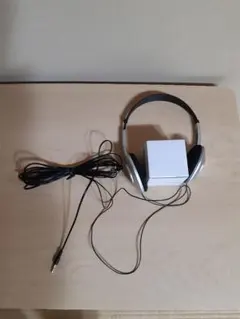 ヘッドフォン　シルバー