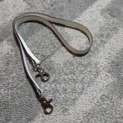 白い　ショルダーひも
