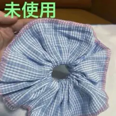 シュシュ　水色　チェック