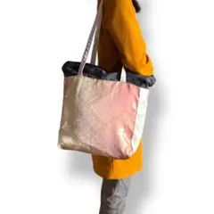 【帯リメイク】トートみたいなショルダーバッグ　ファスナー付　光沢感　淡いピンク色