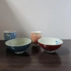 花柄デザインの陶器製飯碗4個セット