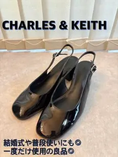 【CHARLES & KEITH】 バックストラップパンプス　ブラックのサムネイル