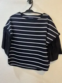 ストライプ柄レース付きフレアスリーブシャツ