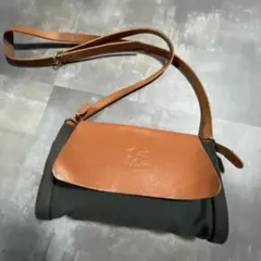 中古　イルビゾンテ キャンバス&レザー・ロゴ型押しショルダーバッグ