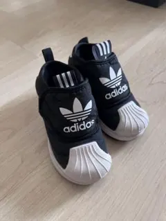 adidas キッズ スニーカー ブラック